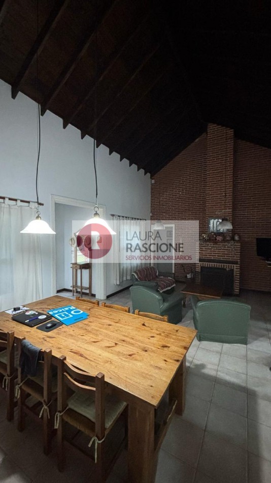 CASA REYESUELO EN CARILO