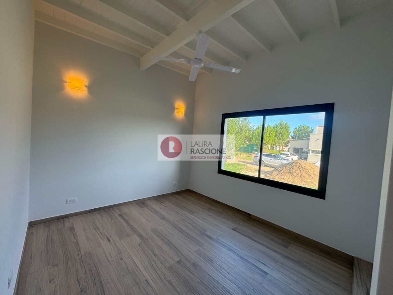 CASA A ESTRENAR ZONA NAYADES