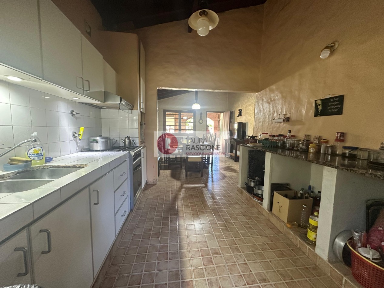 venta Casa 5 ambientes con departamento independiente en Valeria del Mar   - Ideal para vivir y generar renta