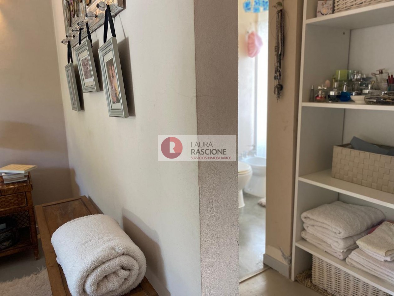 Casa de 2 Dormitorios con Parque y Pileta en Pinamar