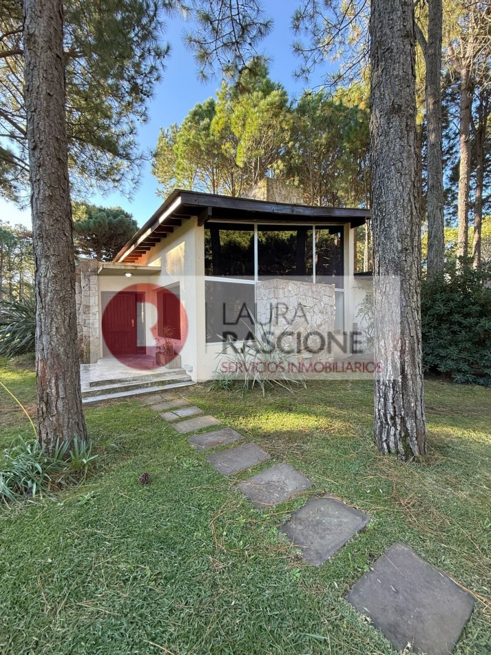 Casa Penelope: encanto familiar y confort en el corazon verde de Pinamar Norte