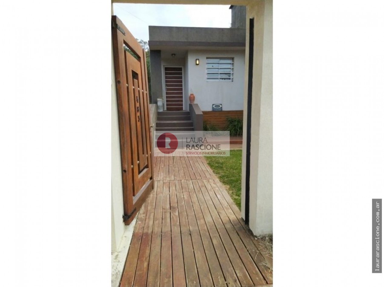 VENTA DE CASA CERCA DEL MAR CON PISCINA.C