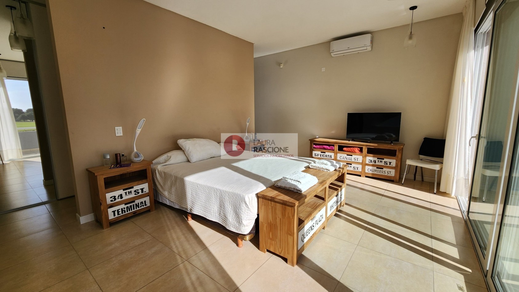 Casa de 4 Dormitorios - Sobre la Cancha de Polo en La Herradura, Pinamar