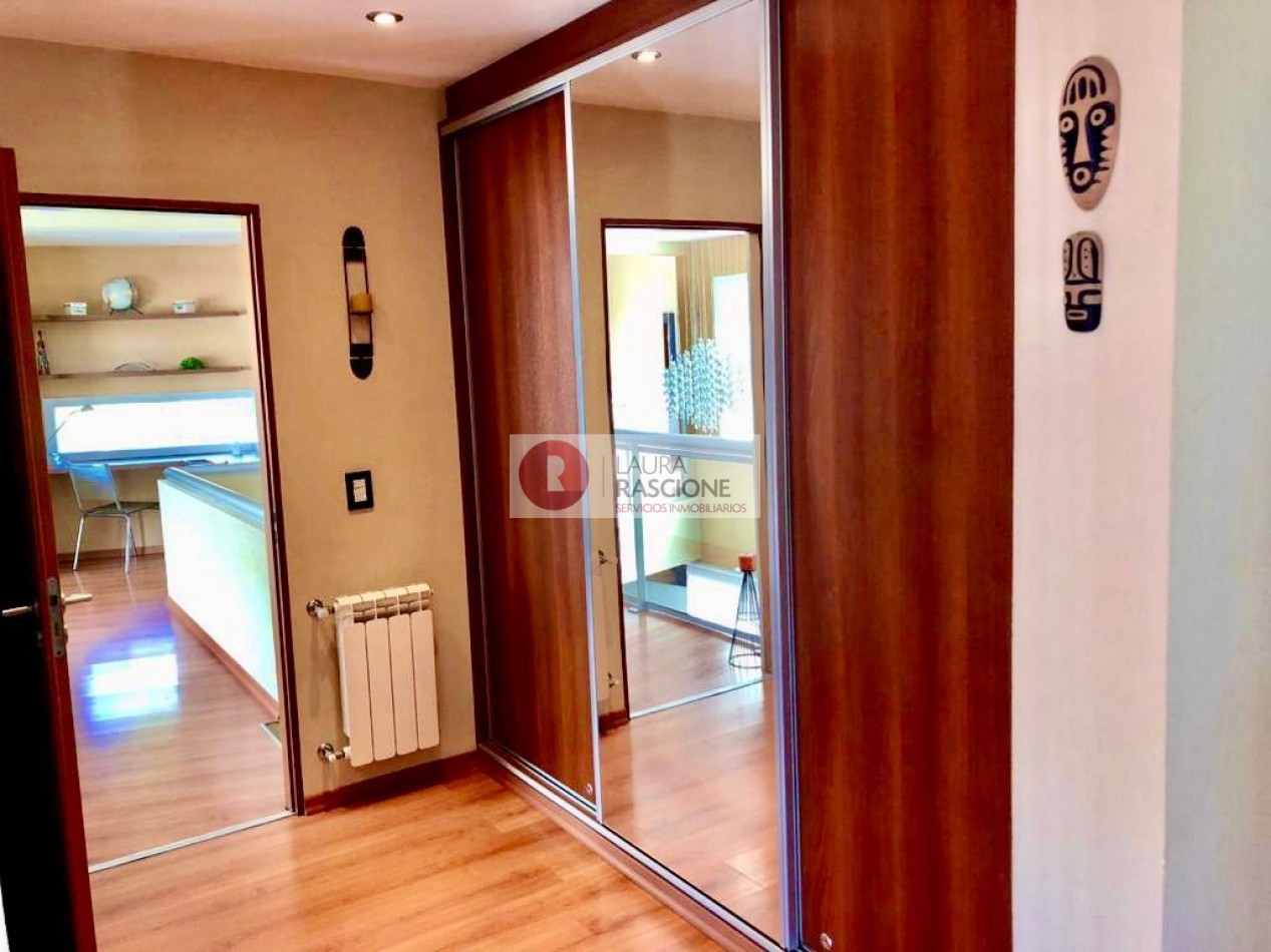 Venta Casa 5 ambientes en Pinamar con dos suites y parque (Ideal Familia o Renta Temporaria)