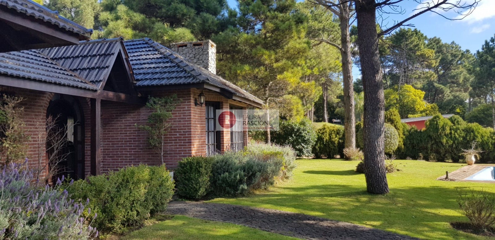 CASA "LA SOÑADA" EN BARRIO TRIDENTE - PINAMAR