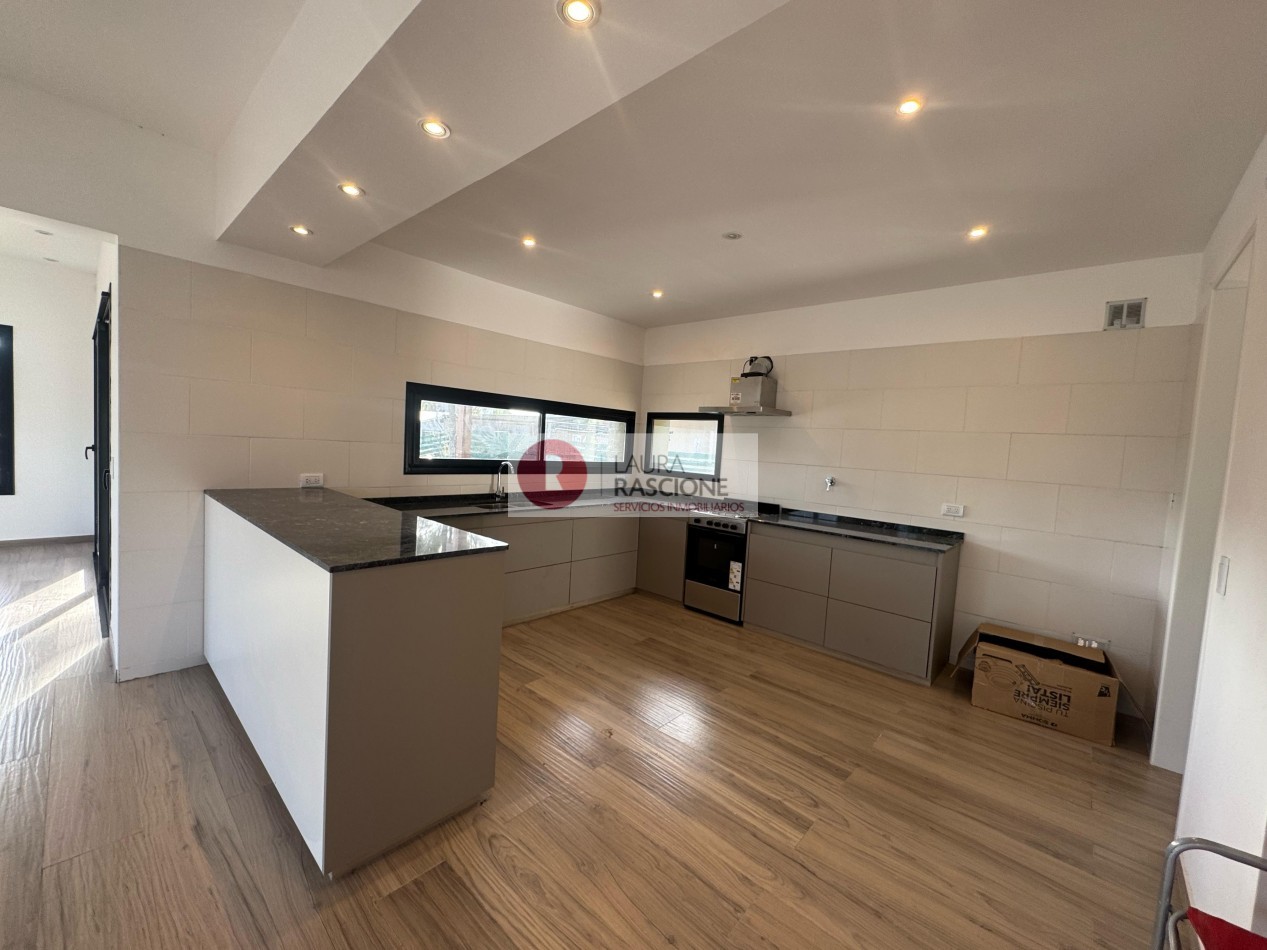 CASA A ESTRENAR ZONA NAYADES