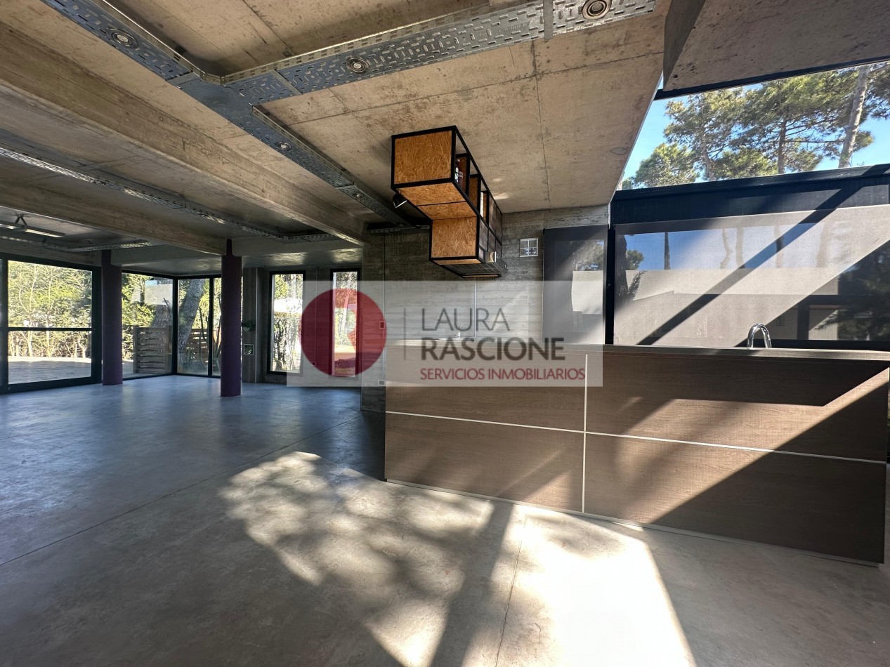 Venta de Casa 4 ambientes Pinamar, con pileta