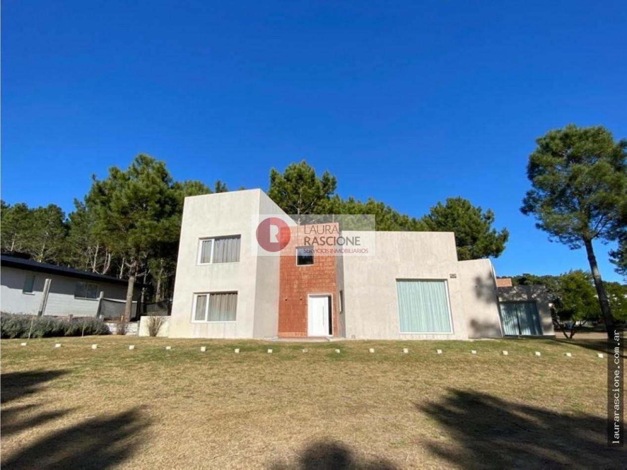 HERMOSA CASA EN PINAMAR