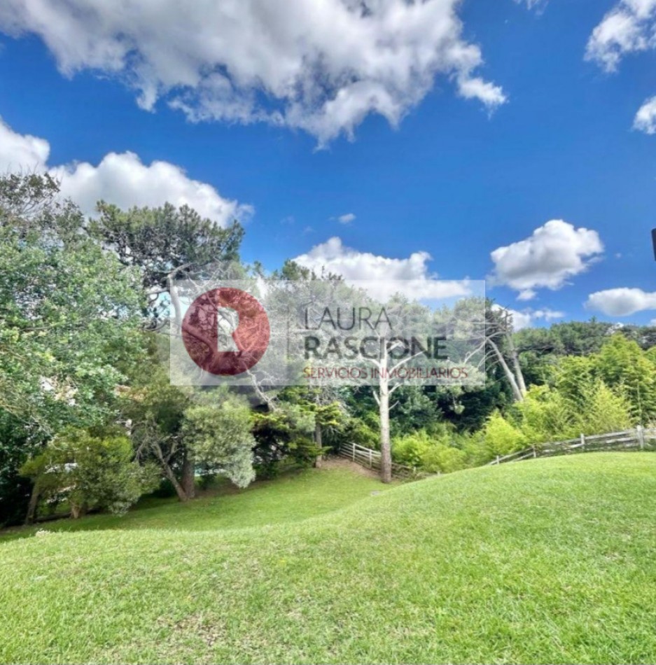 Casa en venta en Carilo, sobre Avutarda a 100 mas del mar!