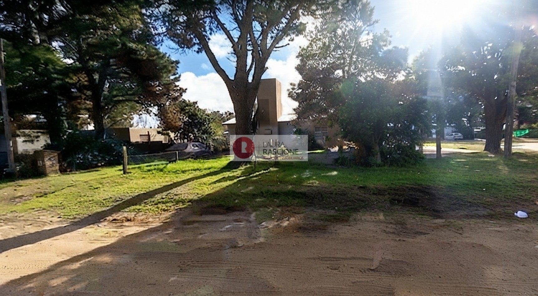 LOTE MULTIFAMILIAR Y COMERCIAL CON EXCELENTE UBICACION EN OSTENDE