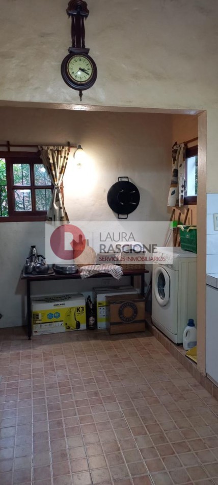 venta Casa 5 ambientes con departamento independiente en Valeria del Mar   - Ideal para vivir y generar renta