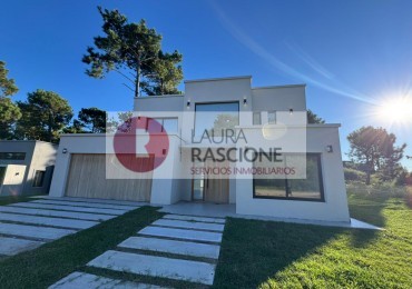 CASA 5 AMBIENTES A ESTRENAR NAYADES PINAMAR