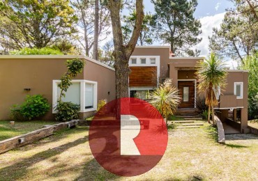 CASA EN CARILO VISTA AL GOLF