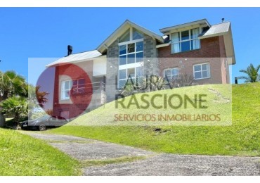 Casa en venta en Carilo, sobre Avutarda a 100 mas del mar!