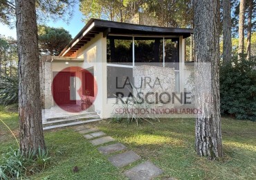 Casa Penelope: encanto familiar y confort en el corazon verde de Pinamar Norte