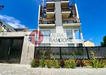 Departamento de 2 ambientes con Terraza, Jacuzzi y Cochera Propia